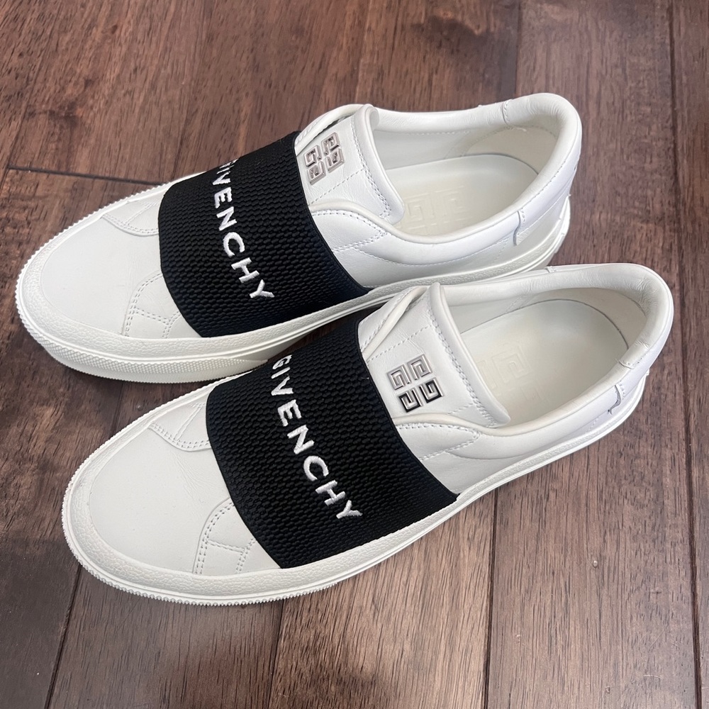 Givenchy City Court Logo Strap Sneaker